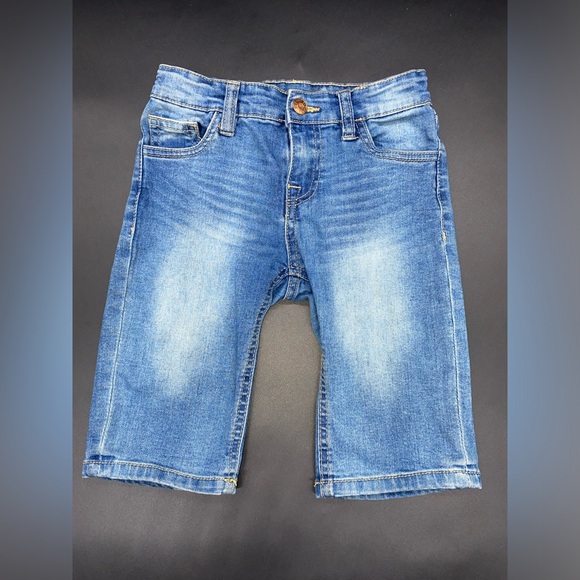 Other - Item 826 Studio V A Division Of Vigoss Jean Shorts Size 6